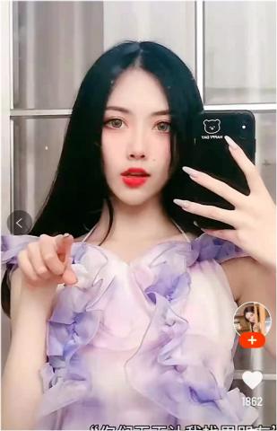 小巷深处的独特风情,最新美女动态揭秘