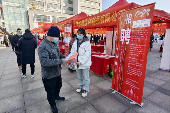 探寻小巷独特色彩之旅，油漆工最新招聘信息汇总