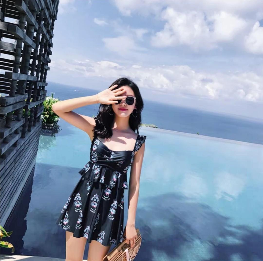 炎炎夏日的最美风景线，明星泳装图片大放送！