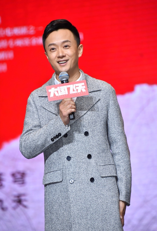 演员吴健,演员吴健，星光璀璨，演绎时代传奇