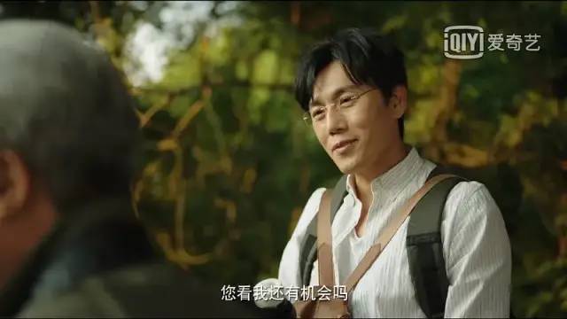 史彭元，自然怀抱中的心灵宁静与微笑探索
