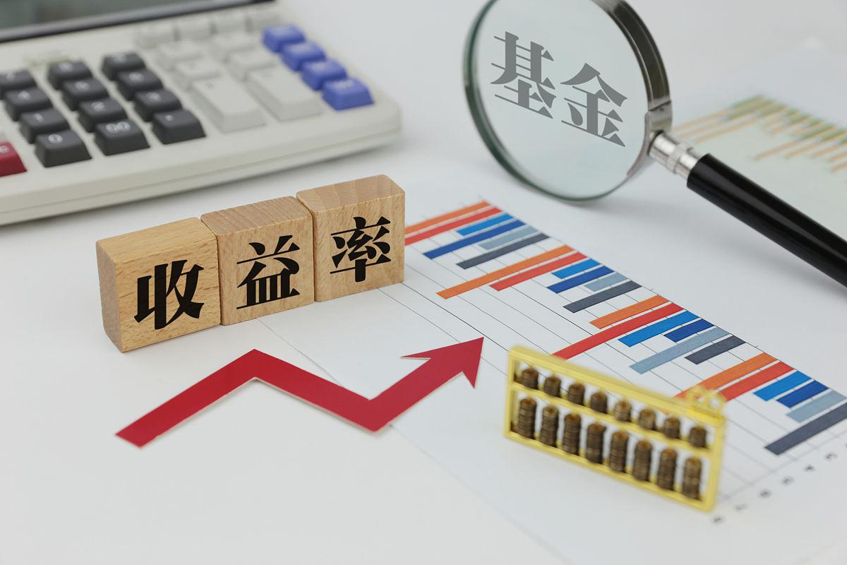 基金与股票，小杰的理财之旅与友情故事