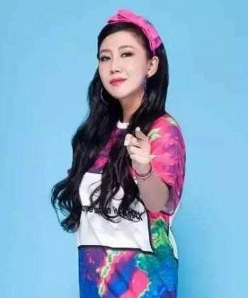 奇葩说女演员探秘，隐秘宝藏与小巷故事