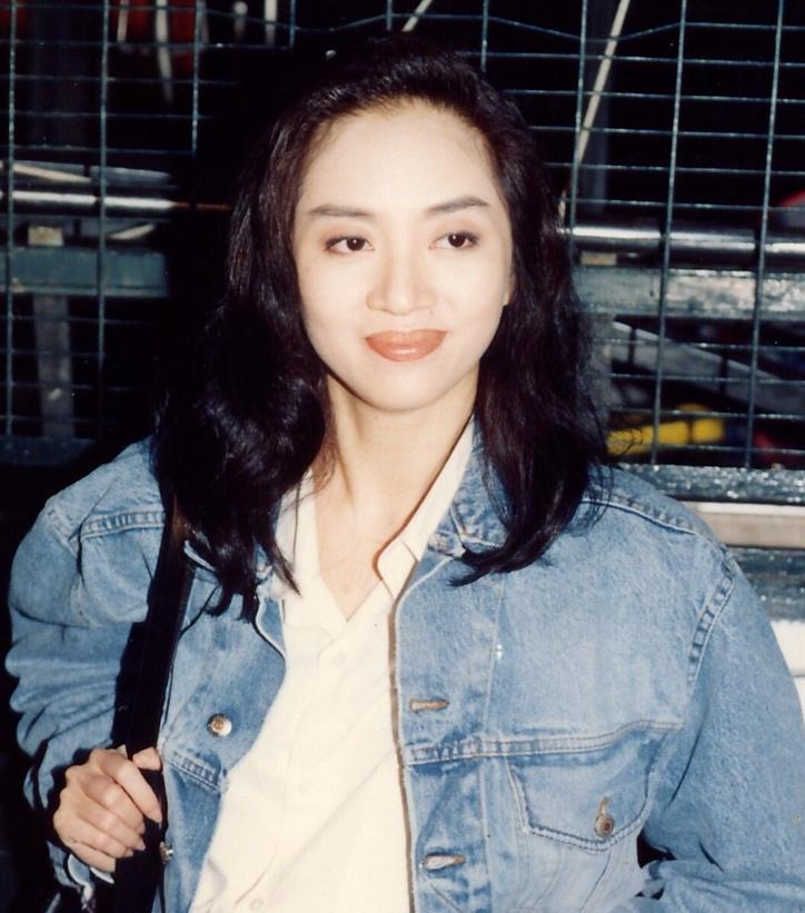 香港老演员女，演艺界的璀璨明珠，传世风采永流传