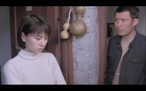 青红电影，友情与陪伴的温馨之旅