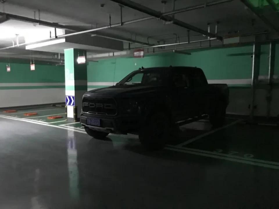 最新皮卡停车入库技巧，科技助力停车体验升级，轻松便捷生活从此开始