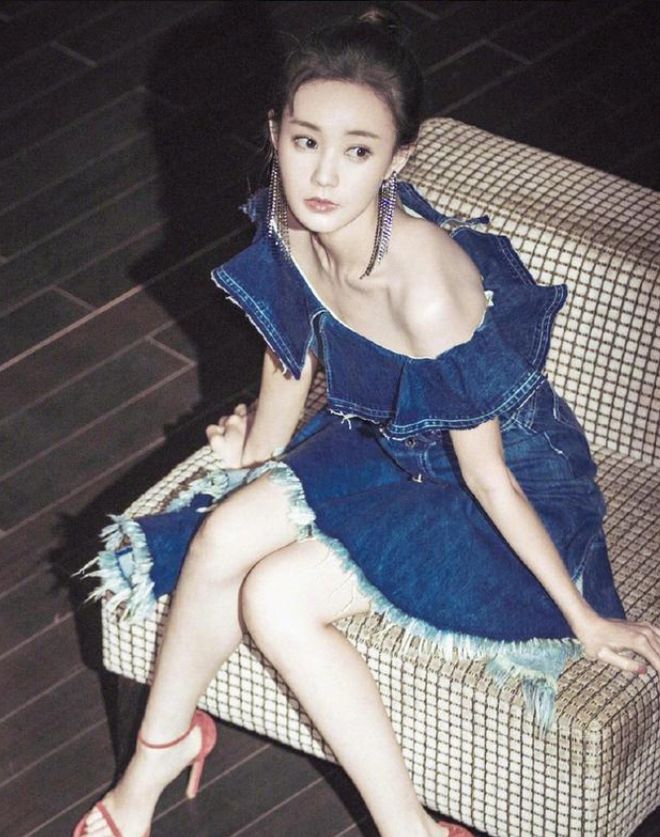 明星赤脚，时尚潮流中的瞩目焦点