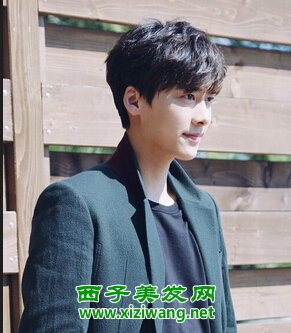 2016男童发型图片精选，时尚与实用的完美融合
