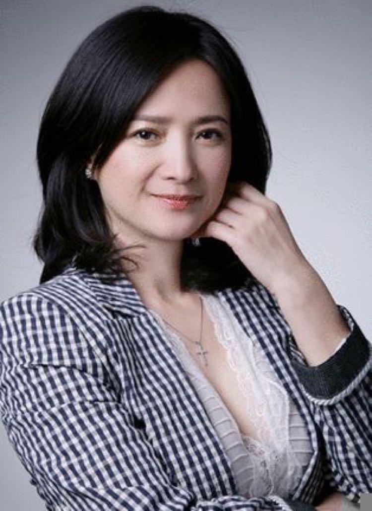 中国著名演员与隐秘小巷的魅力之旅，一家特色小店的独特故事