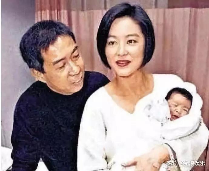 五线明星的闪耀之路，探寻明星的成长与成功之路