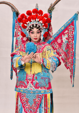 粤剧璀璨之星陈韵红，粤剧演员的风采与魅力