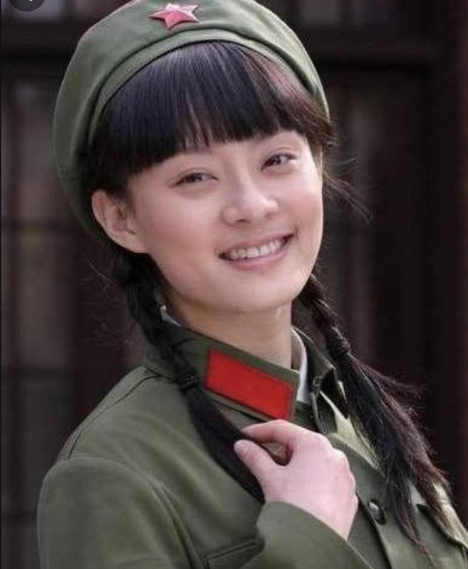 孙俪新加坡比赛视频,孙俪新加坡比赛视频，巷弄深处的秘密舞台与隐藏的美食奇遇