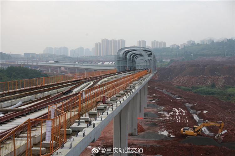 江津轻轨建设最新进展，轻轨上的友情与家的温馨传递