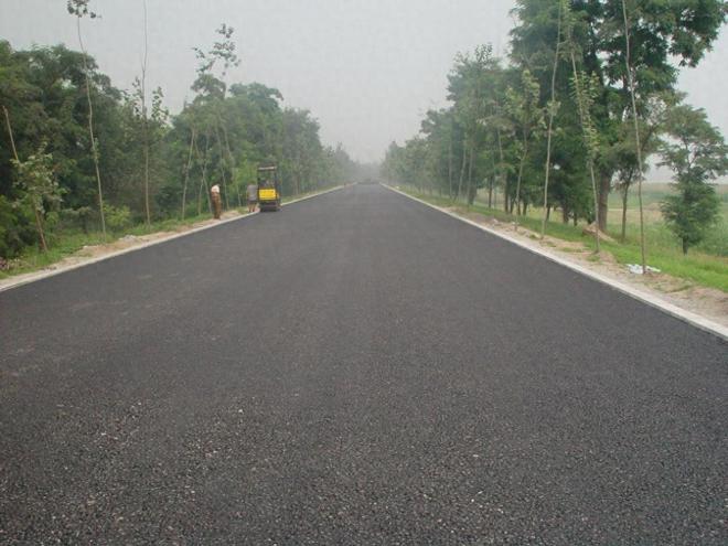 5公分沥青路面价格,沥青路上的奇遇与温情