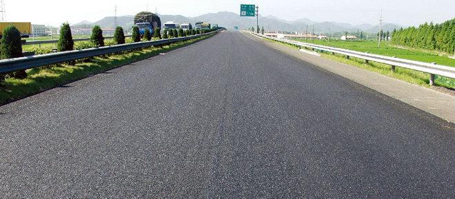 5公分沥青路面价格,沥青路上的奇遇与温情