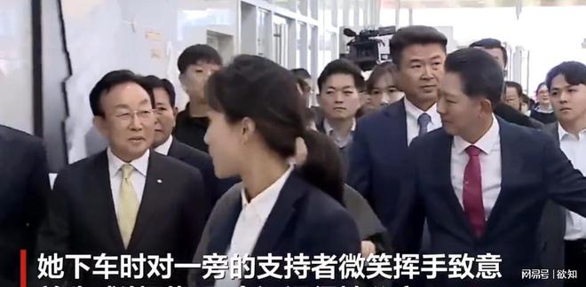 韩国女总统朴槿惠最新动态，小巷之旅的独特风味体验