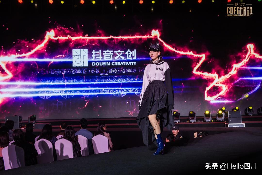 下一站明星，多元视角下的明星制造与公众认知