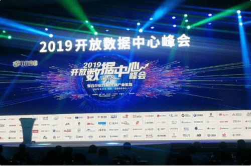 科技浪潮下的航行指南，如何紧跟浪潮，成为技术达人？从初学者到进阶用户的必备手册。