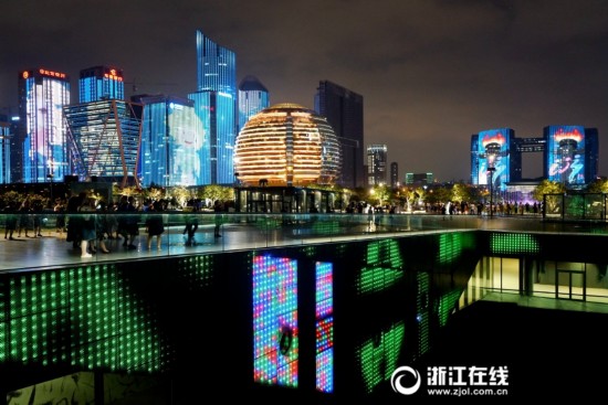 钱江新城灯光秀最新时间，科技与艺术融合，视觉盛宴震撼上演