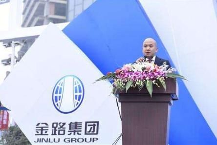 金鹿最新动态，学习之光引领未来奇妙旅程，自信与成就感的汇聚