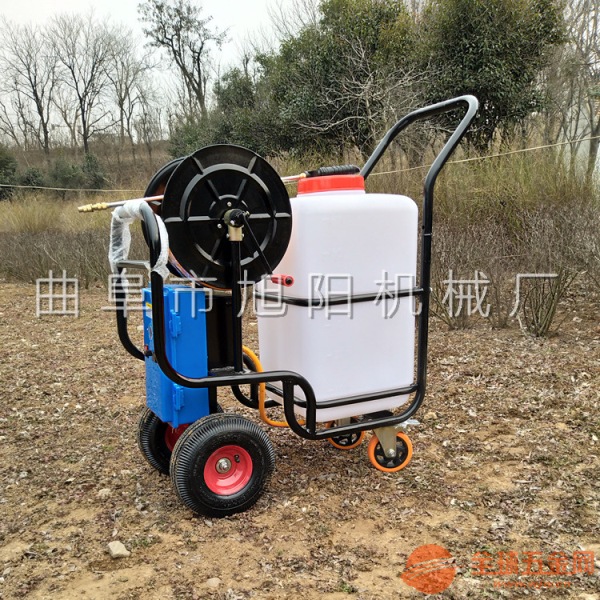 最新式小型喷雾器，革新与应用并行的双刃剑