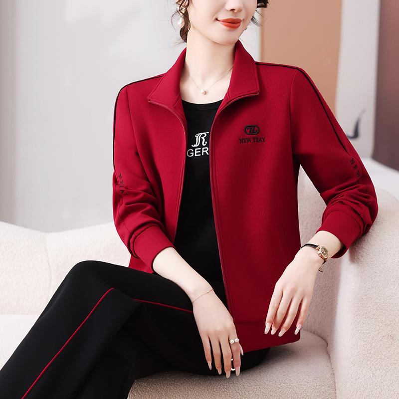 时尚潮流与设计的融合，女士春装新款亮相2025