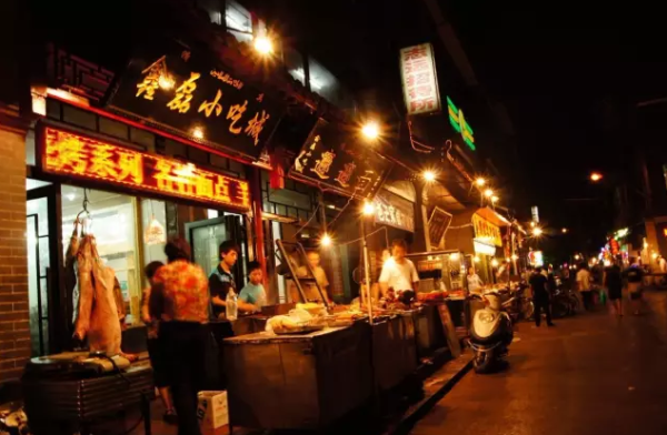 美食街最新动态，一步步带你成为美食探索达人