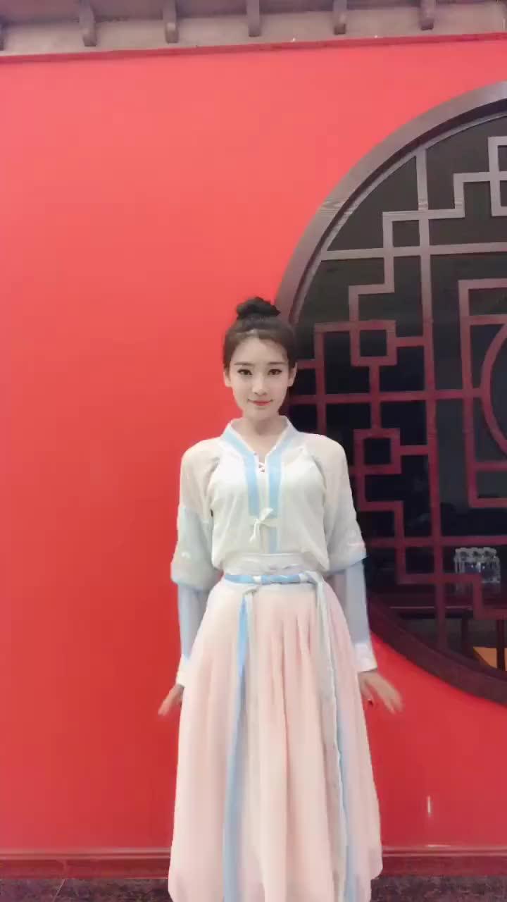最新古装舞，舞动自信，拥抱变化的力量之美