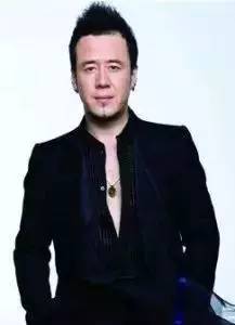 杨坤最新动态，小巷深处的音乐与美食之旅