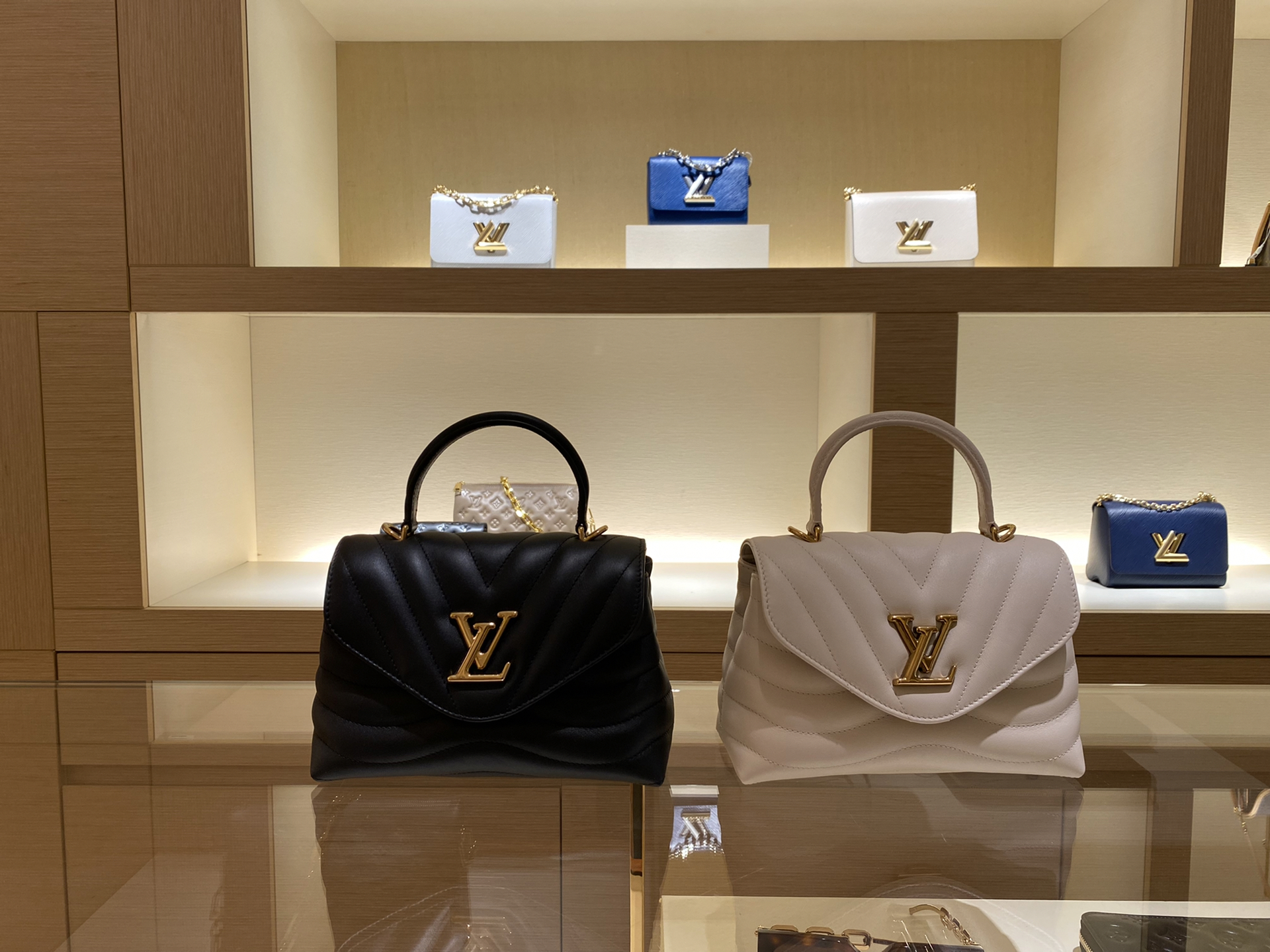 LV最新款女包，邂逅自然美景，开启内心宁静之旅