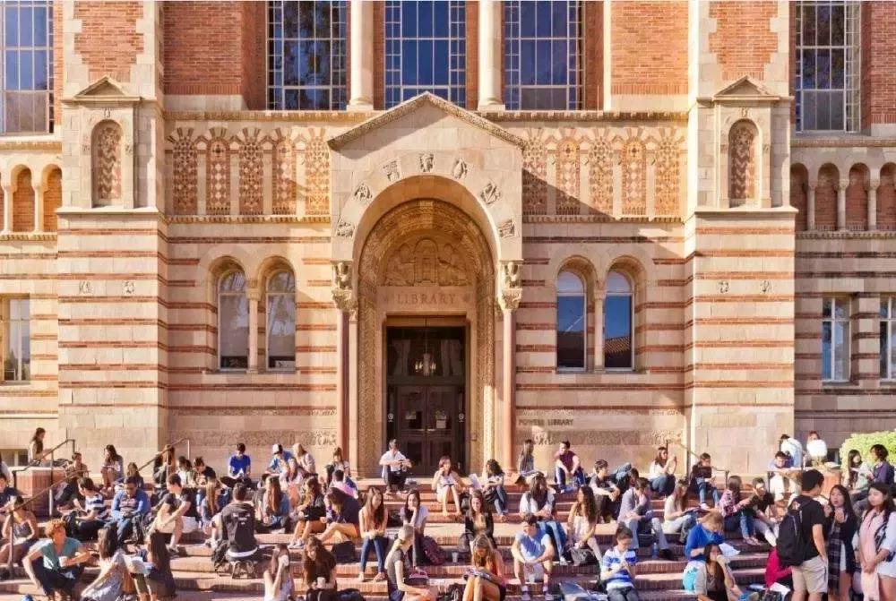 美国最新大学排名，自然美景与心灵之旅的交融体验