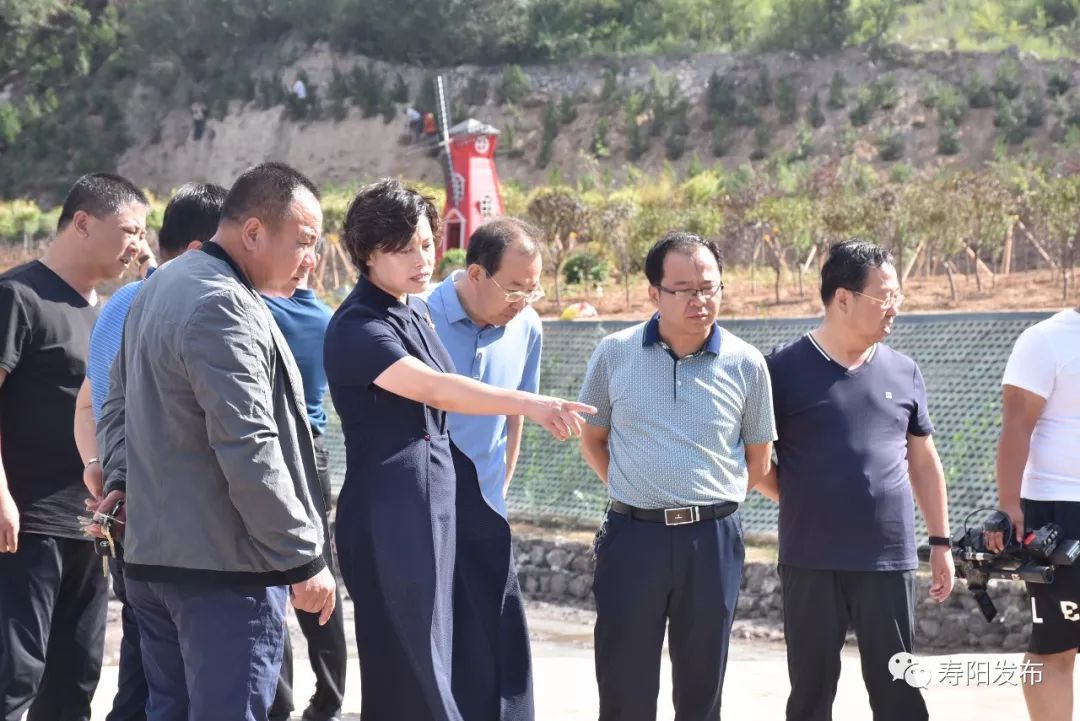 秋郭路最新动态，自然美景探索之旅，追寻内心平和与宁静的旅程